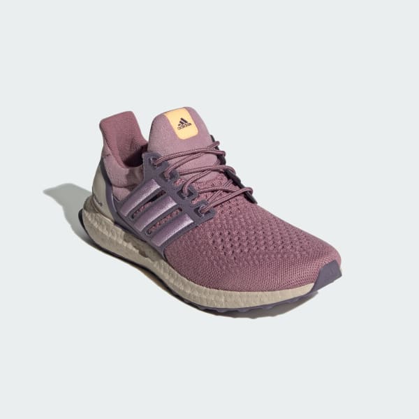 UltraBoost 1.0 W A1586